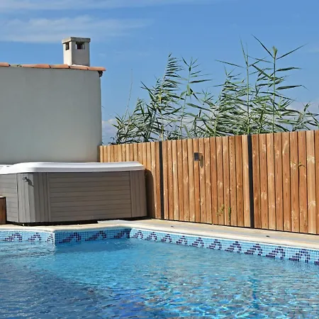 Luxury With Private Pool