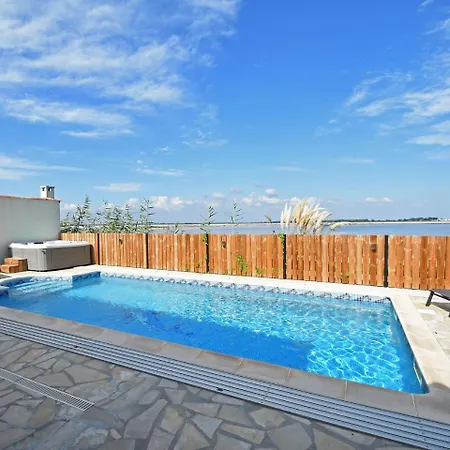 Luxury With Private Pool Holiday home *